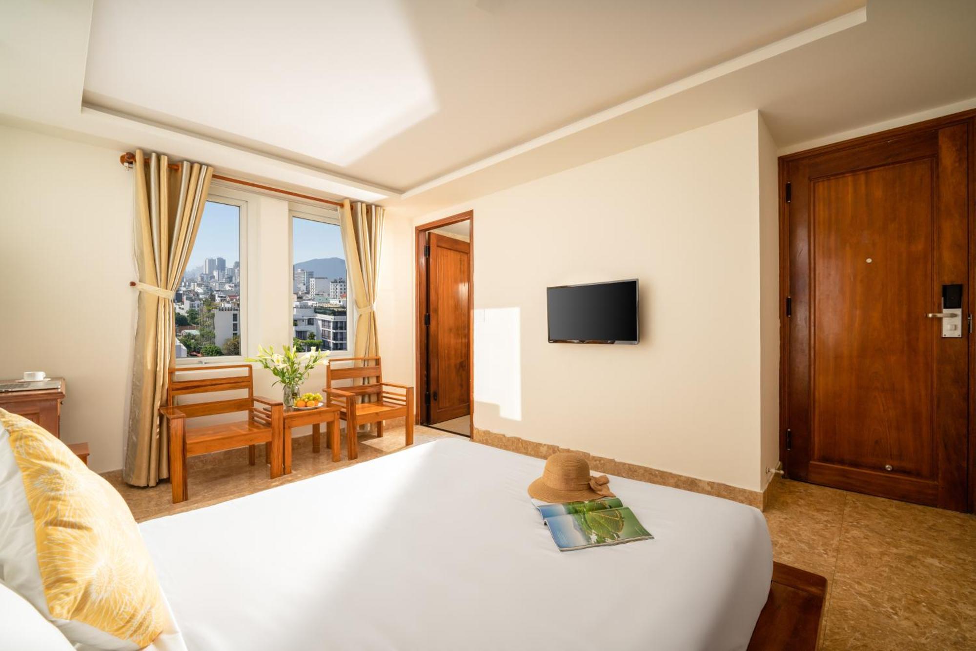Titan Hotel Da Nang Exterior photo