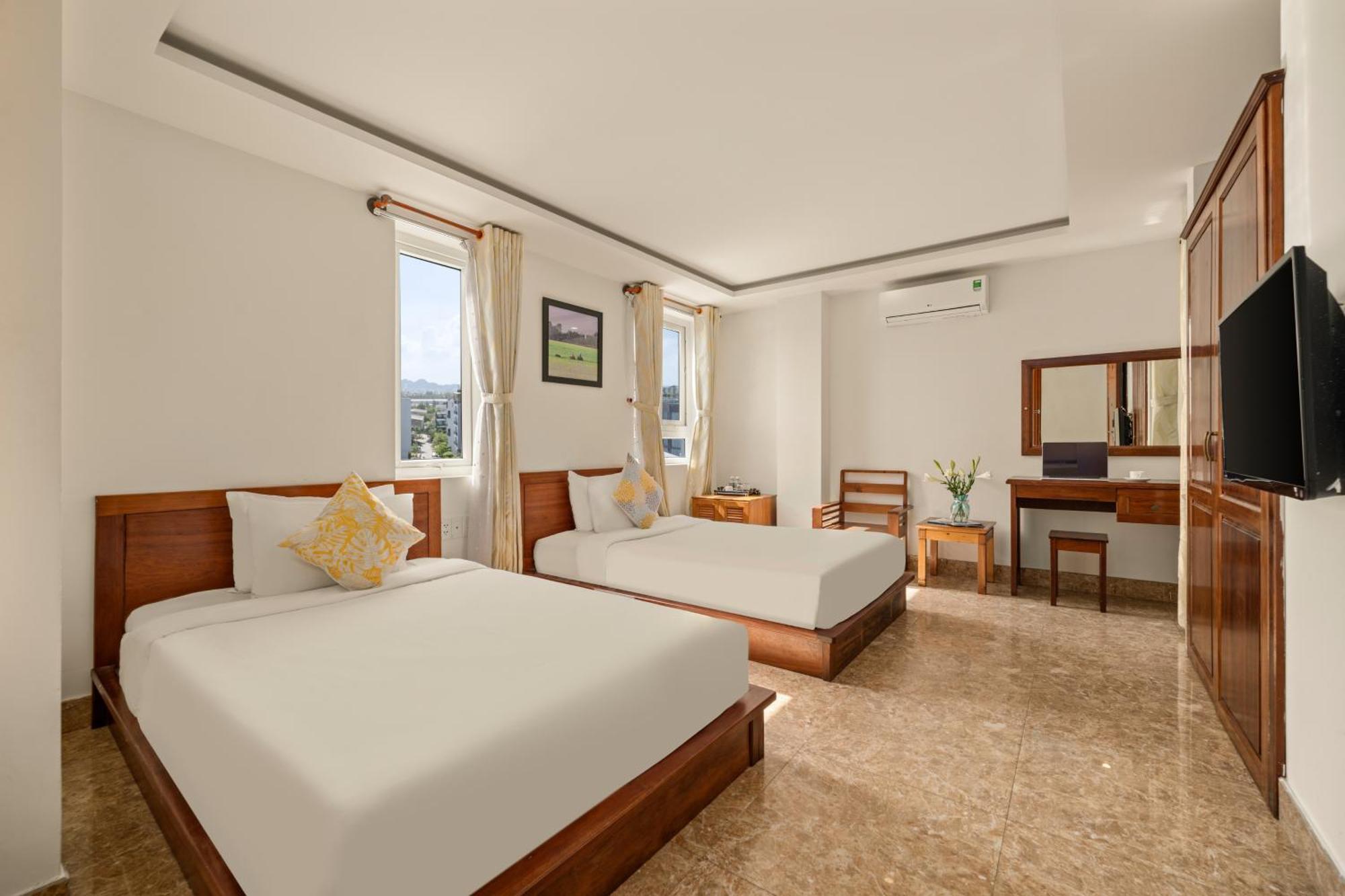 Titan Hotel Da Nang Exterior photo