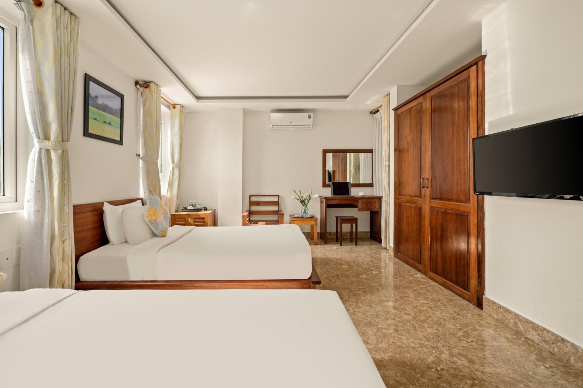 Titan Hotel Da Nang Exterior photo
