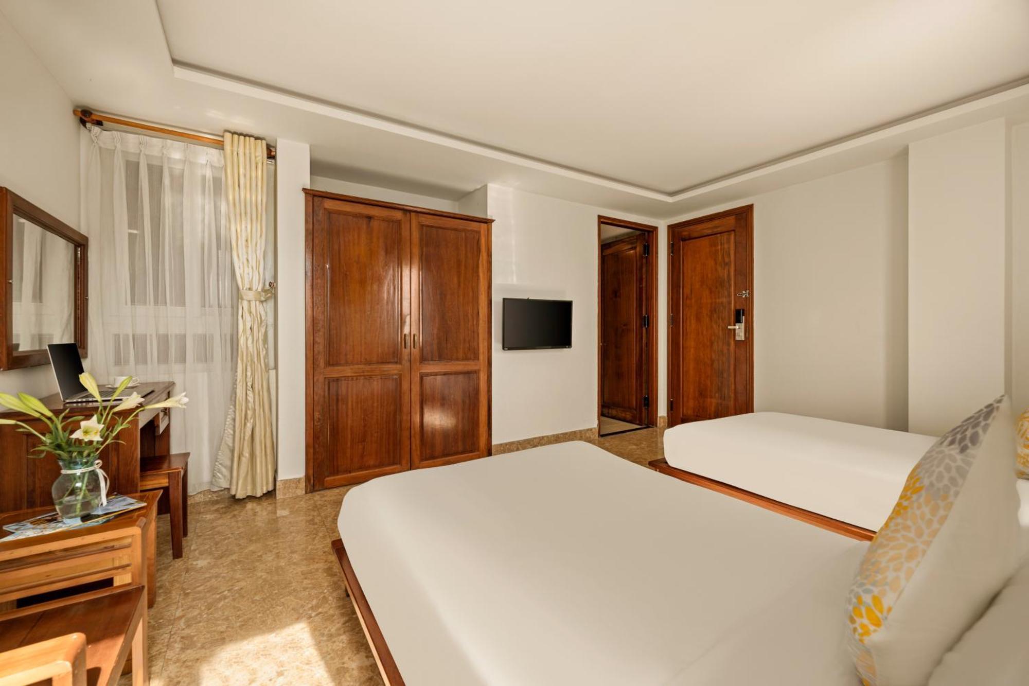 Titan Hotel Da Nang Exterior photo
