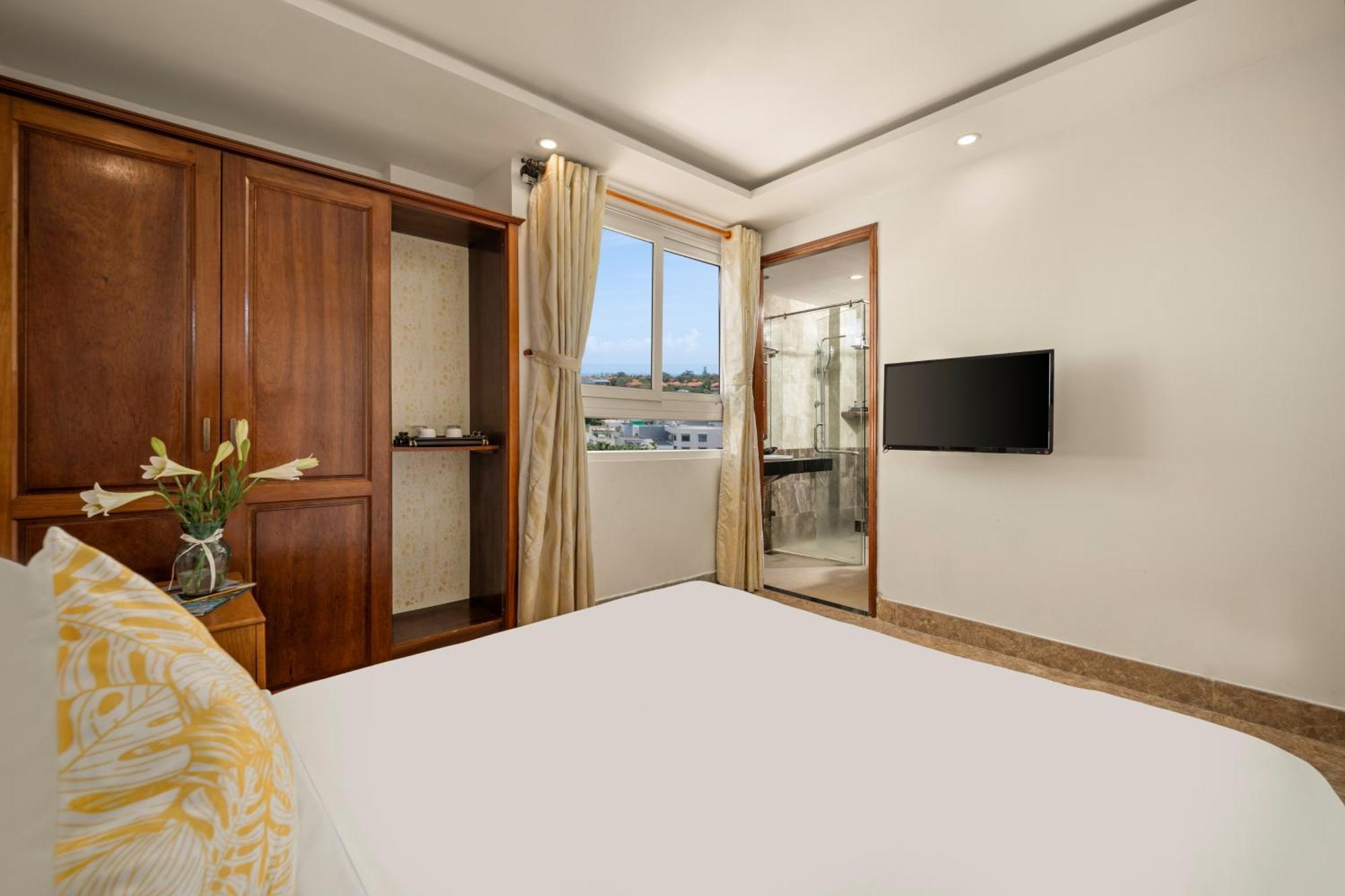 Titan Hotel Da Nang Exterior photo