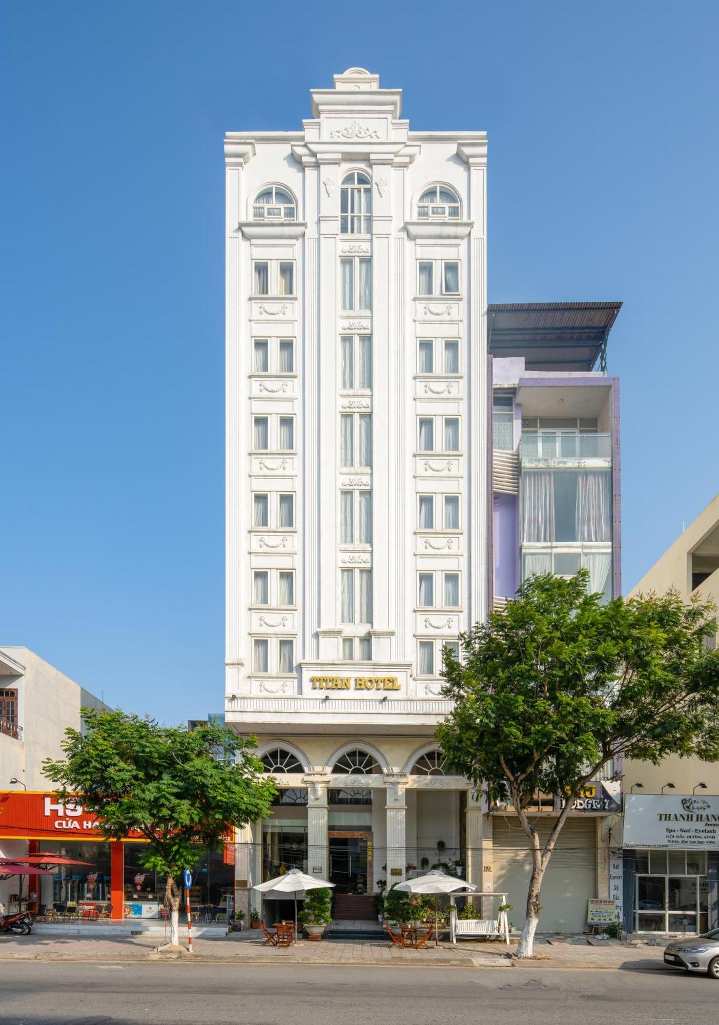 Titan Hotel Da Nang Exterior photo
