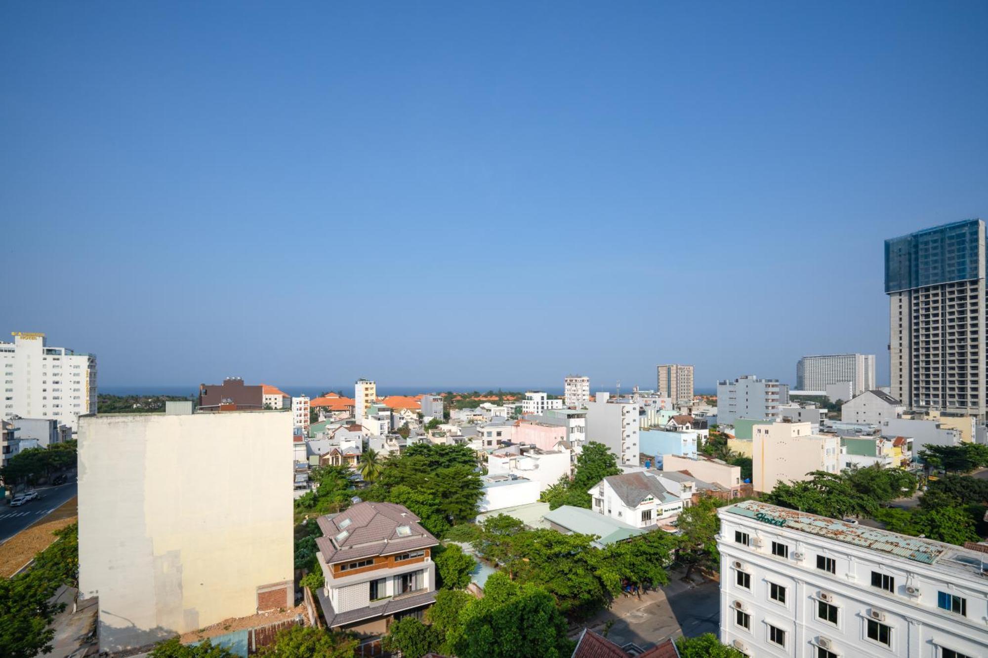 Titan Hotel Da Nang Exterior photo