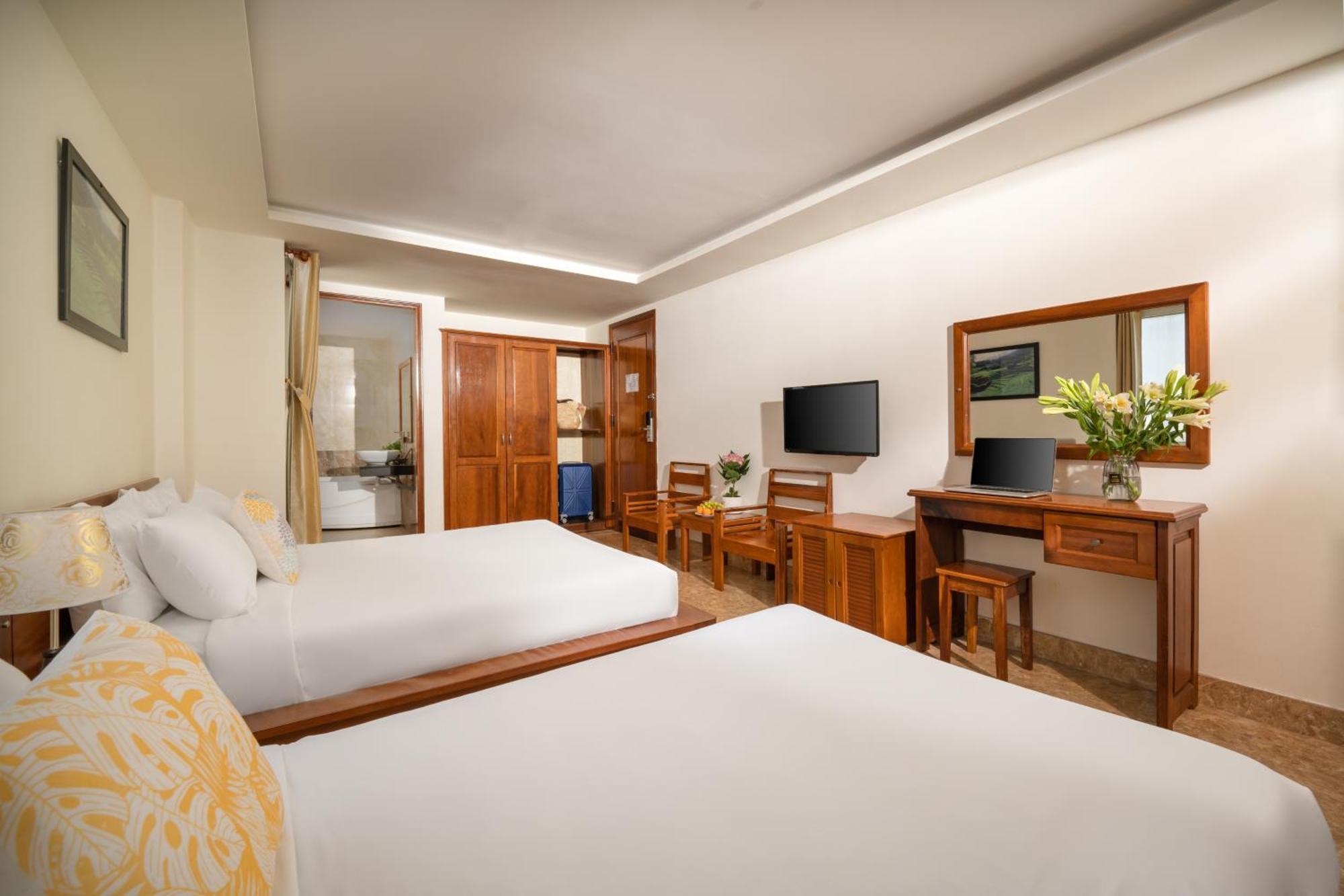 Titan Hotel Da Nang Exterior photo