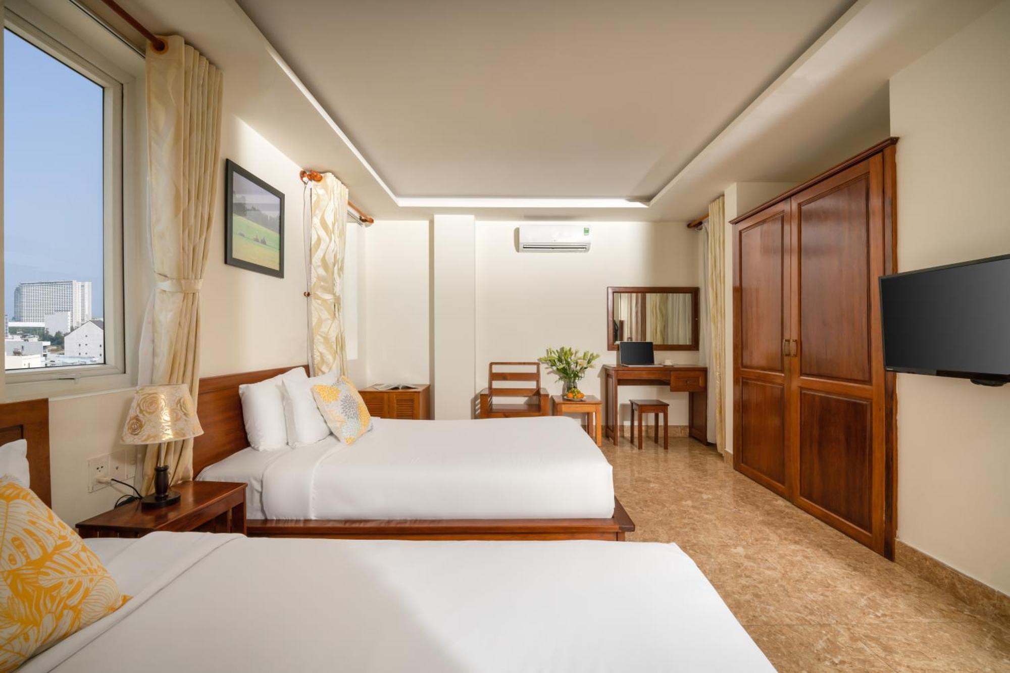 Titan Hotel Da Nang Exterior photo