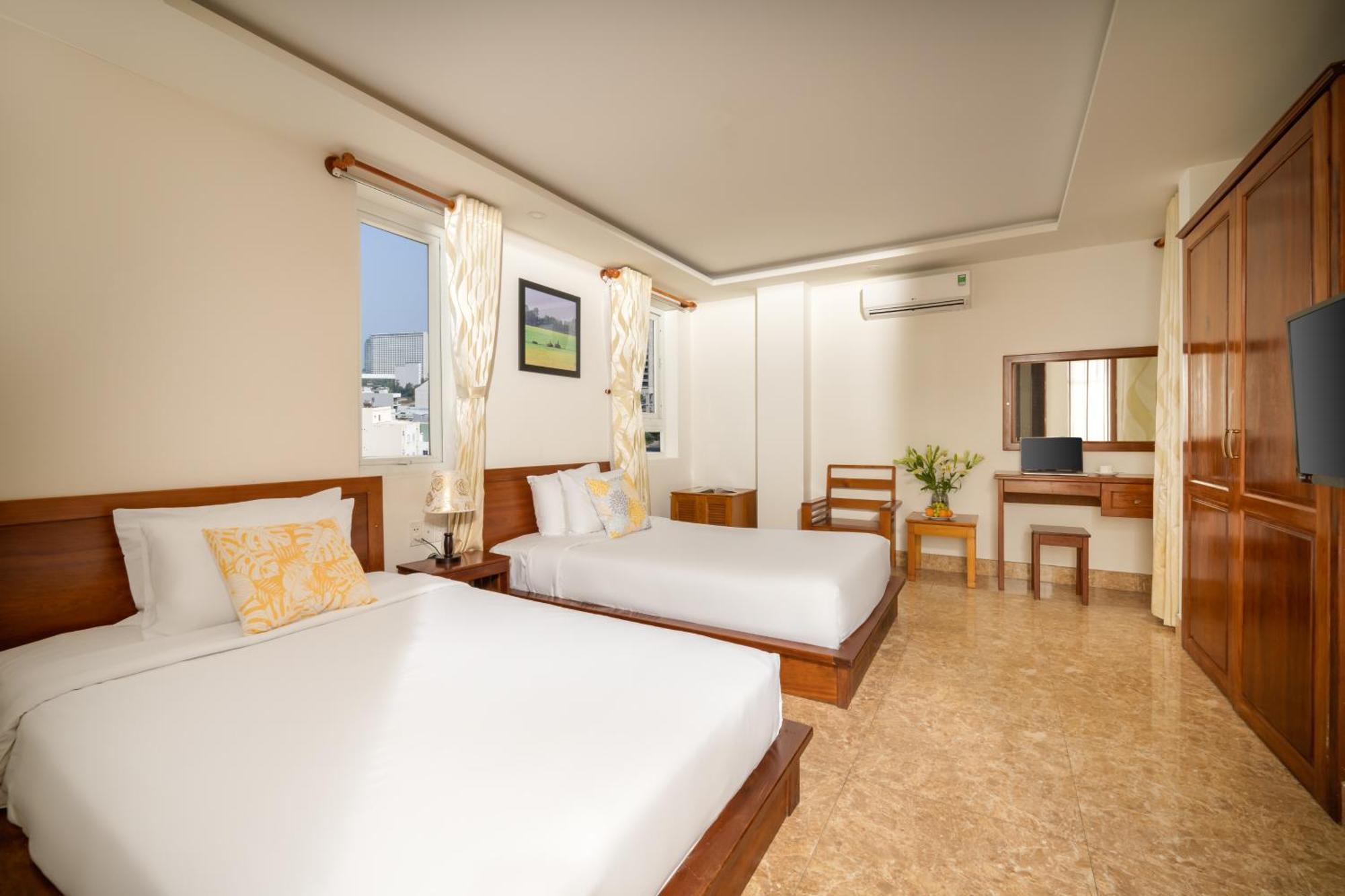 Titan Hotel Da Nang Exterior photo