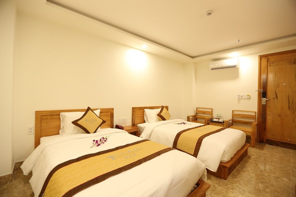 Titan Hotel Da Nang Exterior photo